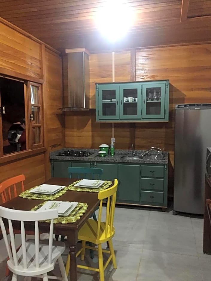 Caminhos da Serra do Tabuleiro - Chalé Araucária