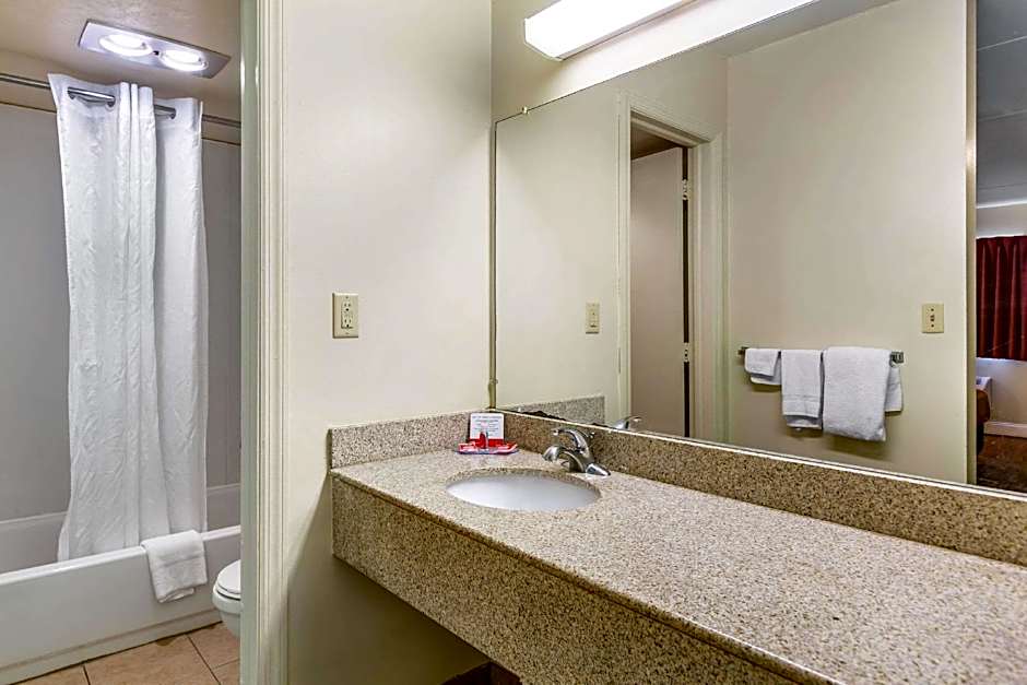 Econo Lodge Northeast