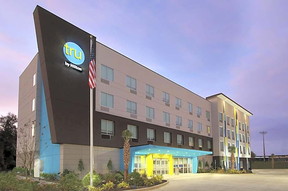 Tru by Hilton Mobile I-65 Government Blvd