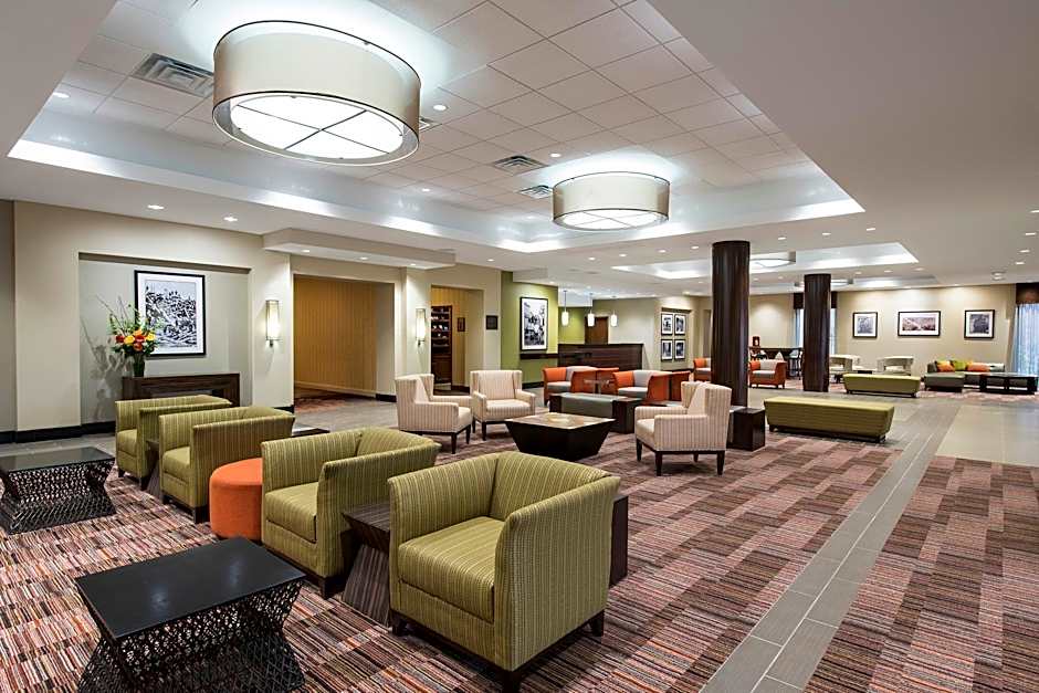 DOUBLETREE BY HILTON HOTEL GRAND RAPIDS AIRPORT