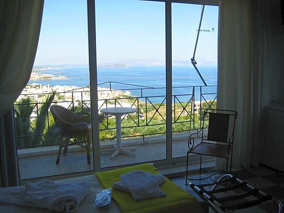 Akrotiri Hotel
