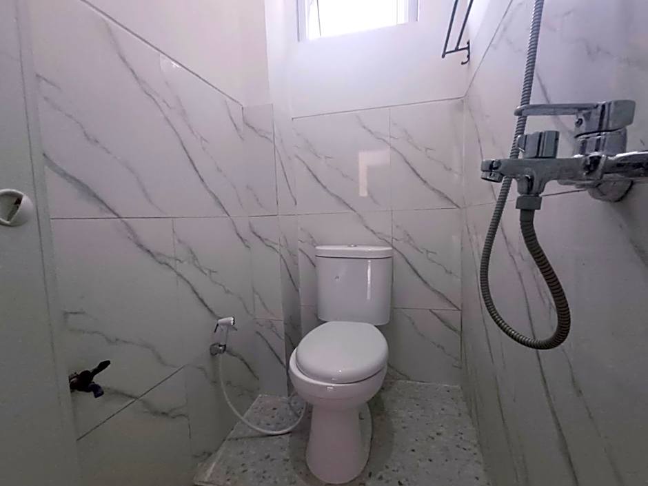 Wisma Kencana Syariah near UNS Mitra RedDoorz