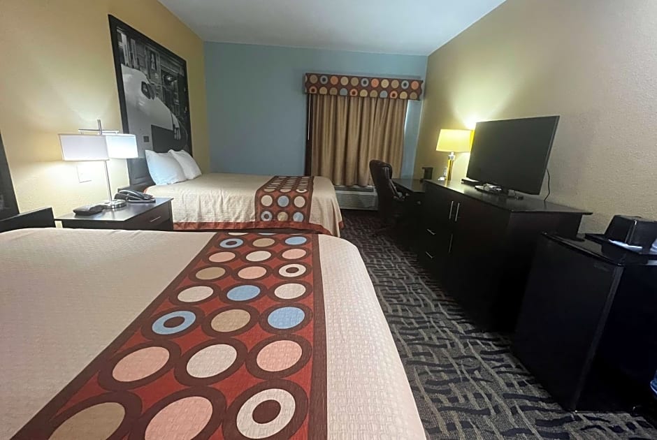 Super 8 by Wyndham Pasadena