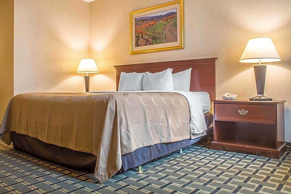 Quality Inn & Suites Palm Island Indoor Waterpark
