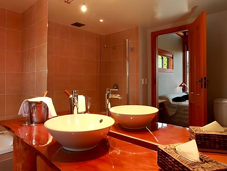 Fiordland Lodge