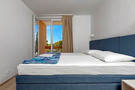 Standard Double/Twin Room with Extra Bed and Balcony - Sea Side