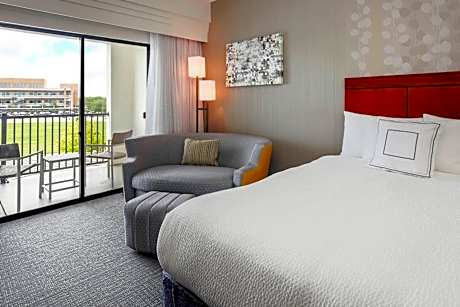 Guest room, 1 King, Balcony