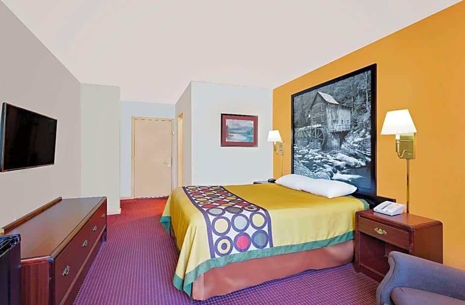 Super 8 by Wyndham Hillsville