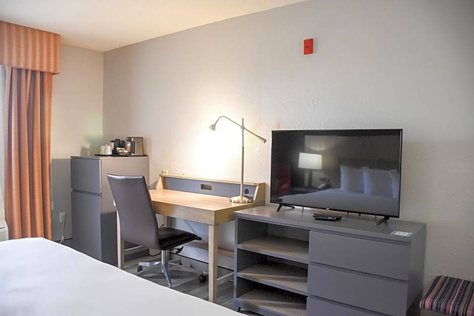 Country Inn & Suites by Radisson, Bloomington-Normal West, IL