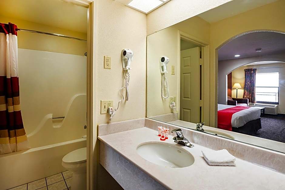 OYO Hotel Port Allen LA