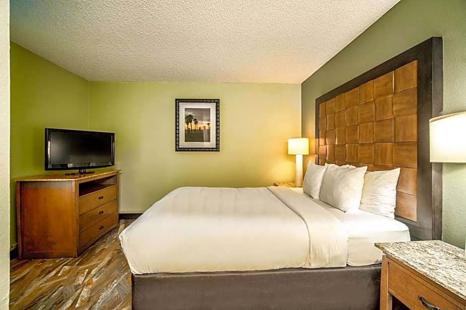 The Buena Park Hotel & Suites