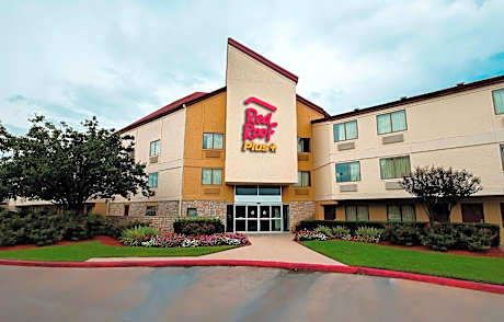 Red Roof PLUS+ Houston - Energy Corridor