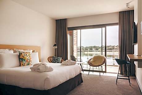 Superior Suite with Lake View- Tribu (Two Adjacent Rooms)