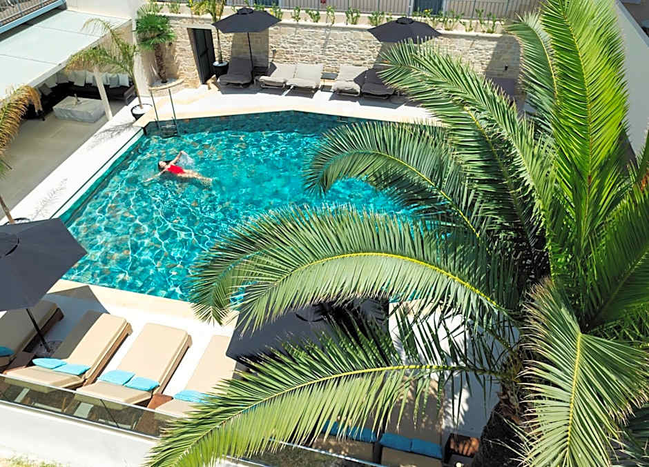 La Stella Suites