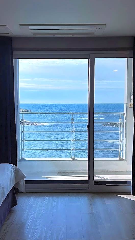 HOTEL52