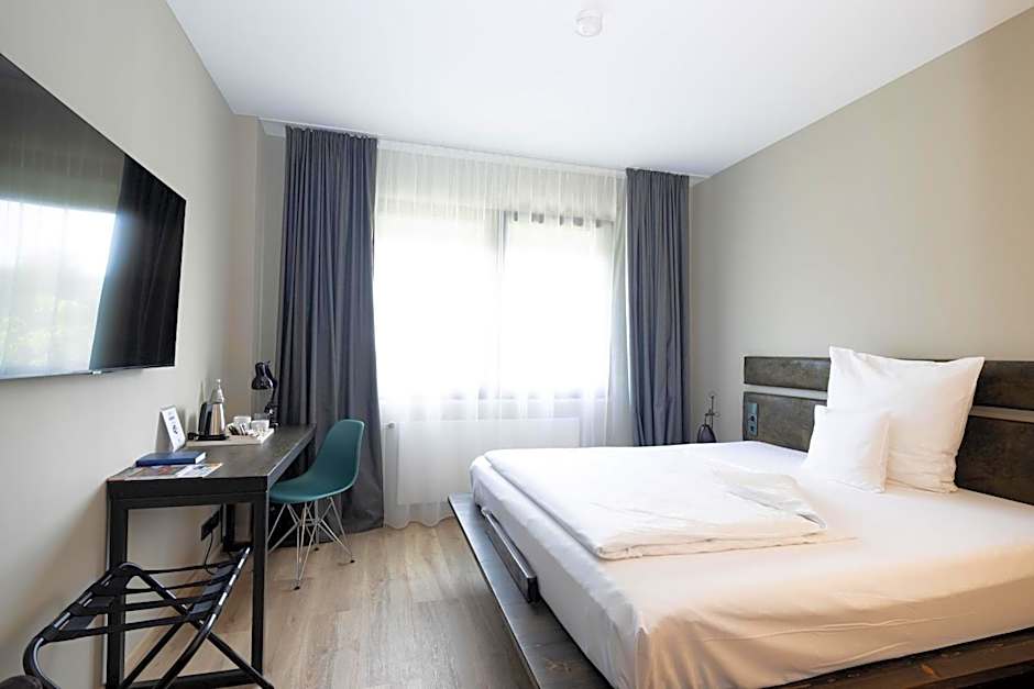 Photo 1 of 2 of Comfort 1 Queen Bed