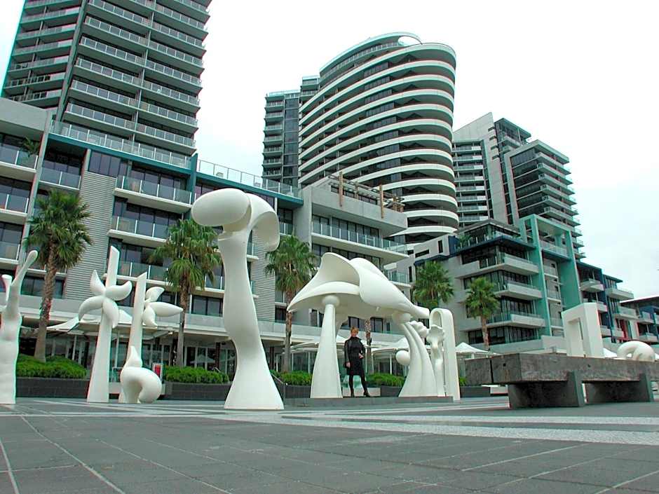 City Harbour Apartments