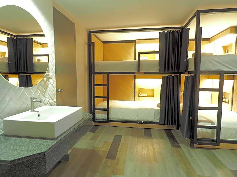 Alfresco Phuket Hotel