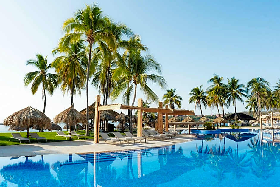Camino Real Zaashila Huatulco