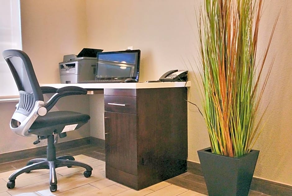 MainStay Suites Midland