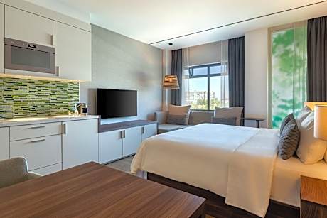 Superior Studio, 1 King Bed