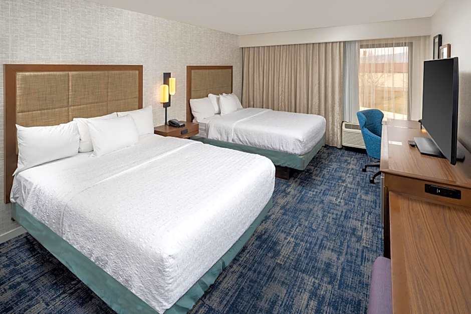 Hampton Inn & Suites Asheville Airport