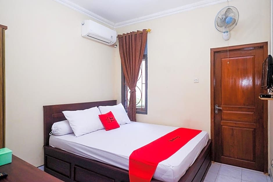 RedDoorz near Candi Ratu Boko 2