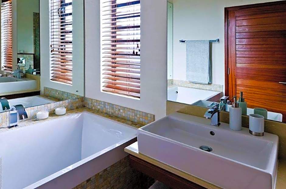 Olana Blue - Beachfront apartment