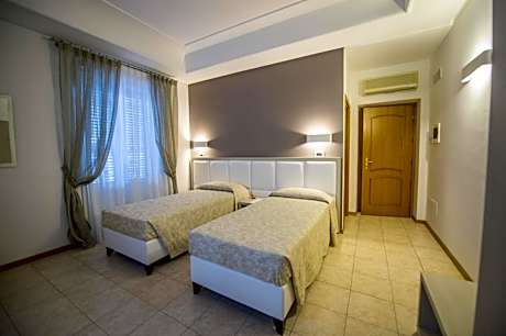 Classic Twin Room