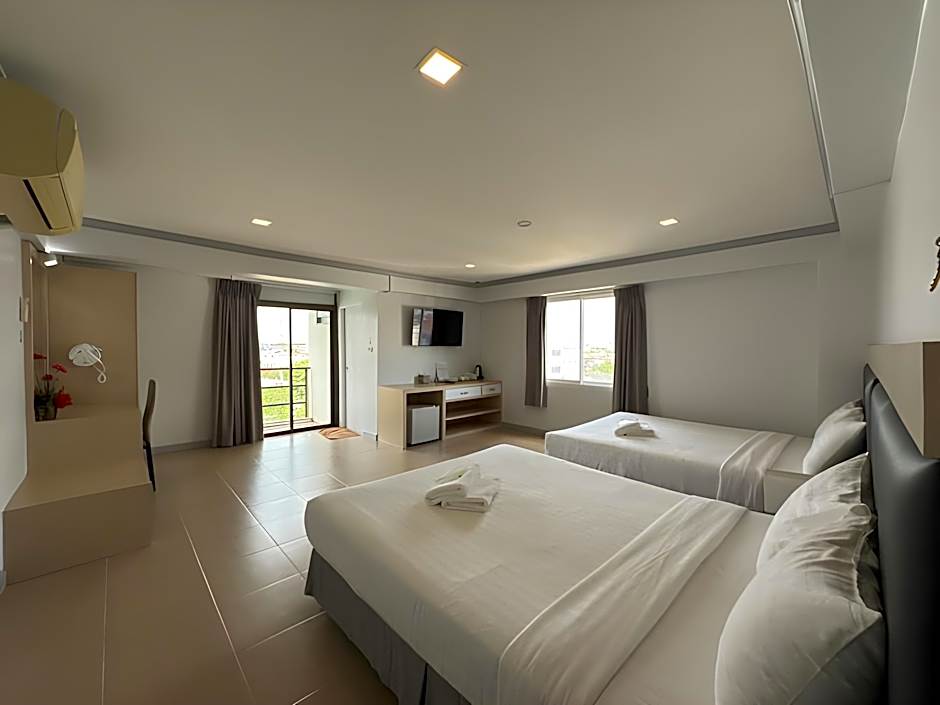 Regent Ngamwongwan Hotel