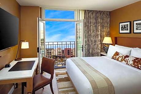 Accessible Mountain View Premium King