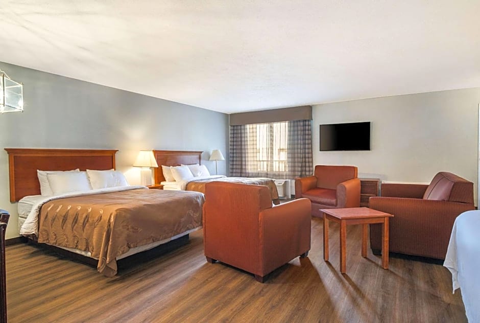 Quality Inn - On The Lake Clarksville-Boydton