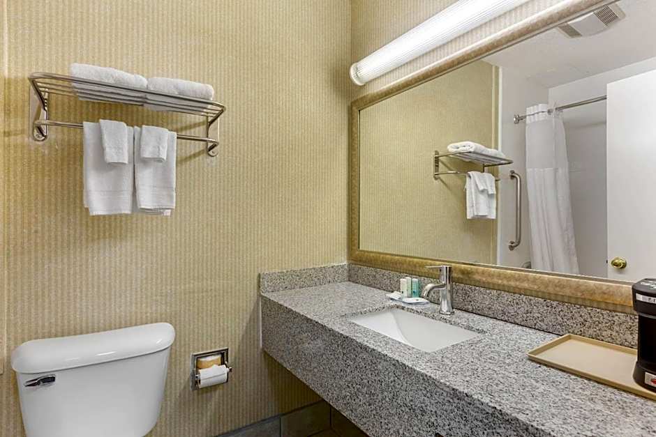 Quality Inn & Suites Oceanside