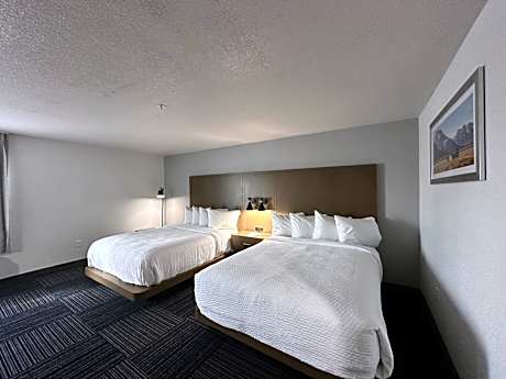 Queen Room with Two Queen Beds and Bath Tub - Disability Access/Non-Smoking