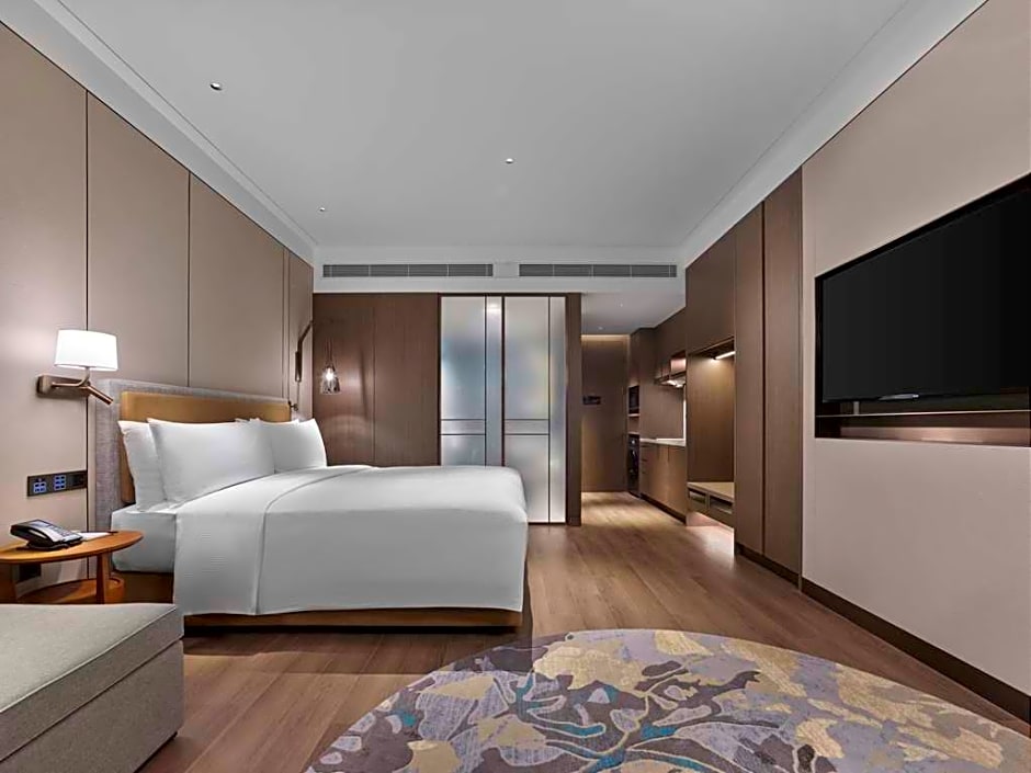 DoubleTree by Hilton Yantai Golden Coast Hotel & Suites