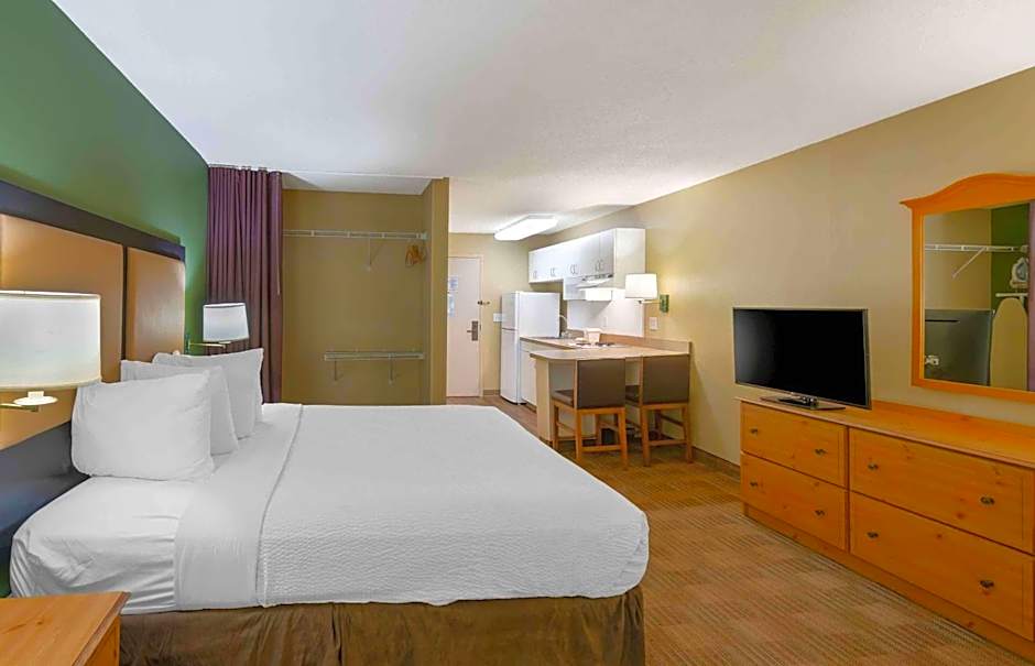 Extended Stay America Suites - Kansas City - Country Club Plaza