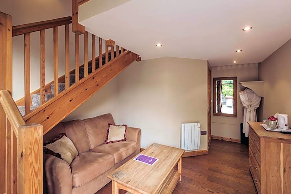 Tweedies Bar and Lodge