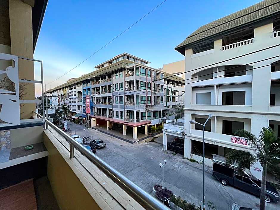 OYO 75486 Anna Residence Jomtien