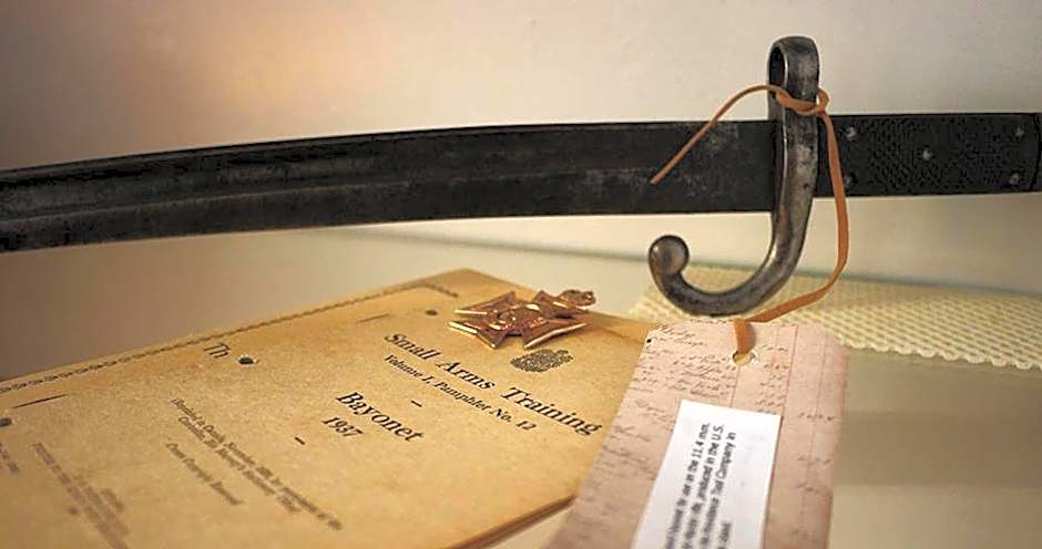 Sir Isaac Brock B&B Luxury Suites