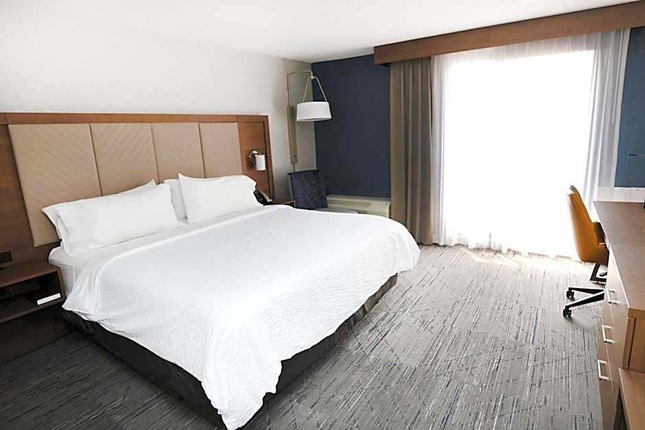 Holiday Inn Express Detroit-Birmingham By IHG