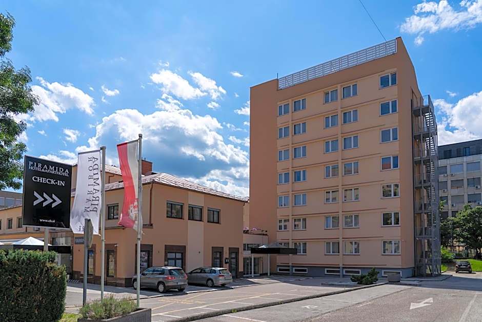 Hotel Piramida