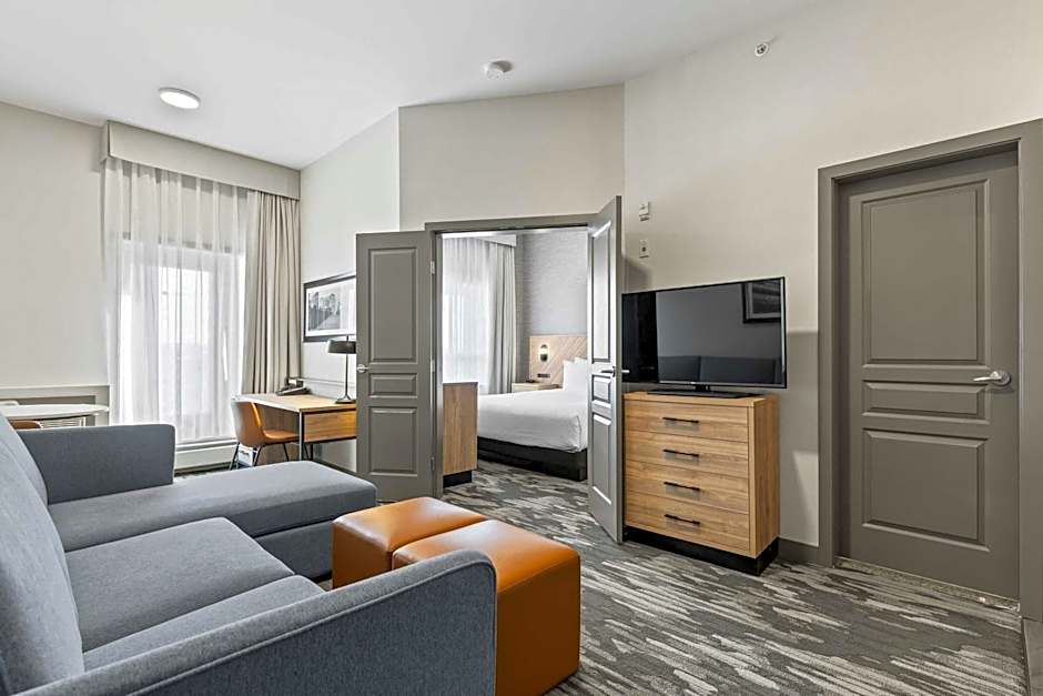 Sandman Hotel & Suites Calgary West