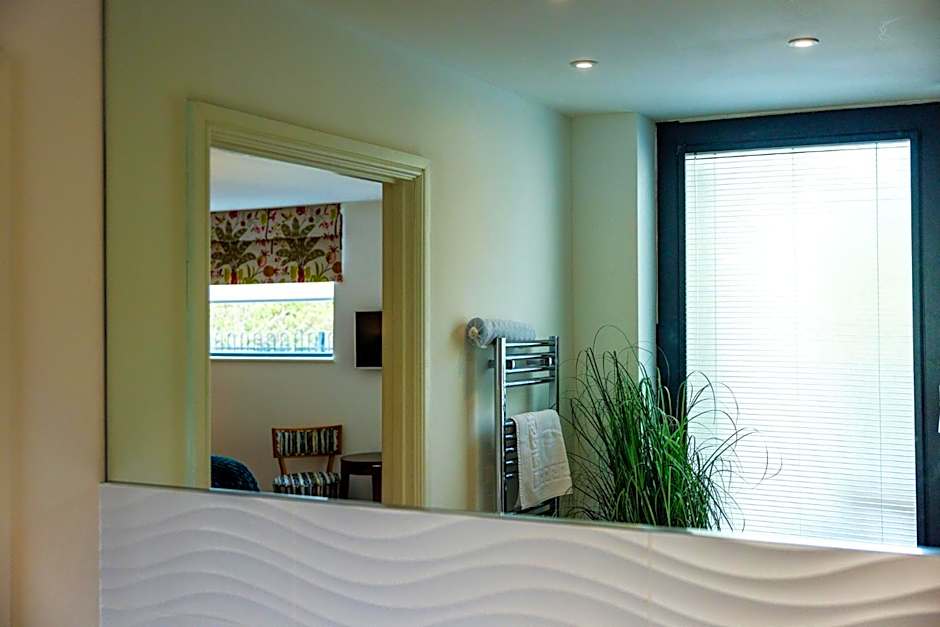 Beachcliff Rooms & Apartments