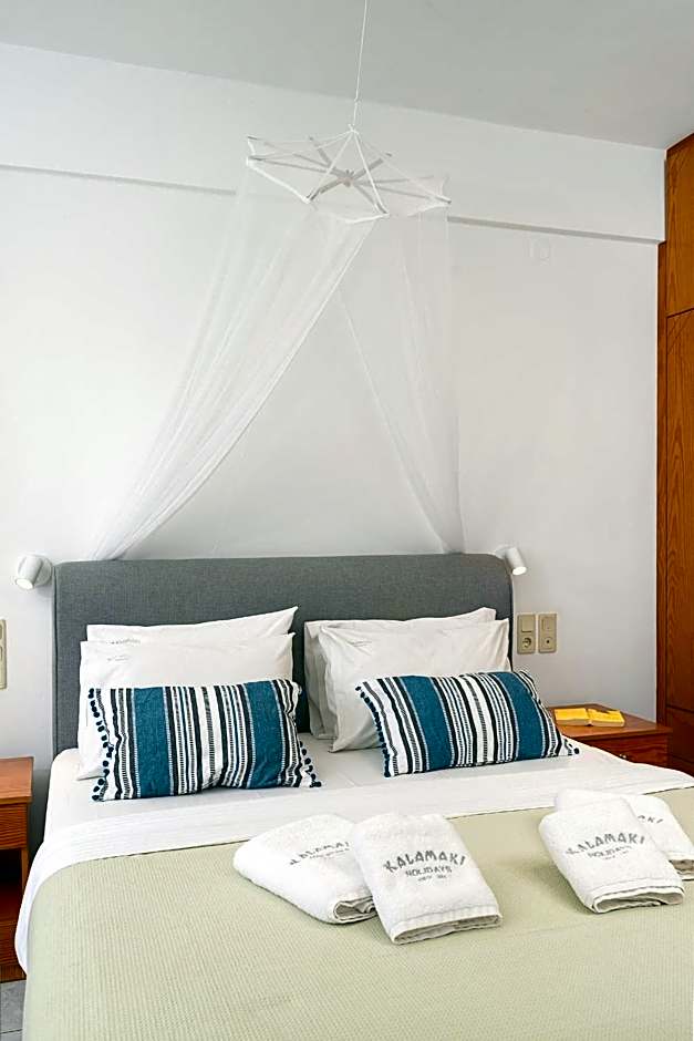 Finikas Studios & Apartments - Kalamaki Holidays