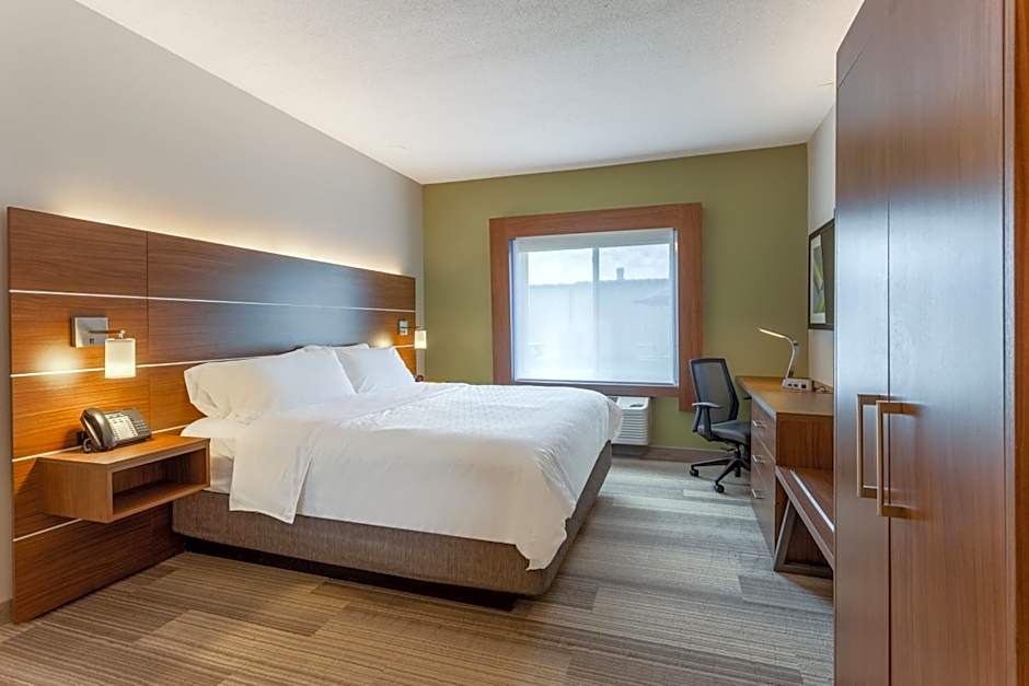 Holiday Inn Express Hotel & Suites Burlington By IHG
