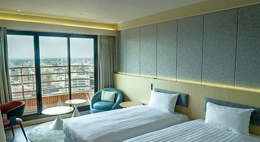 Metro Hotel