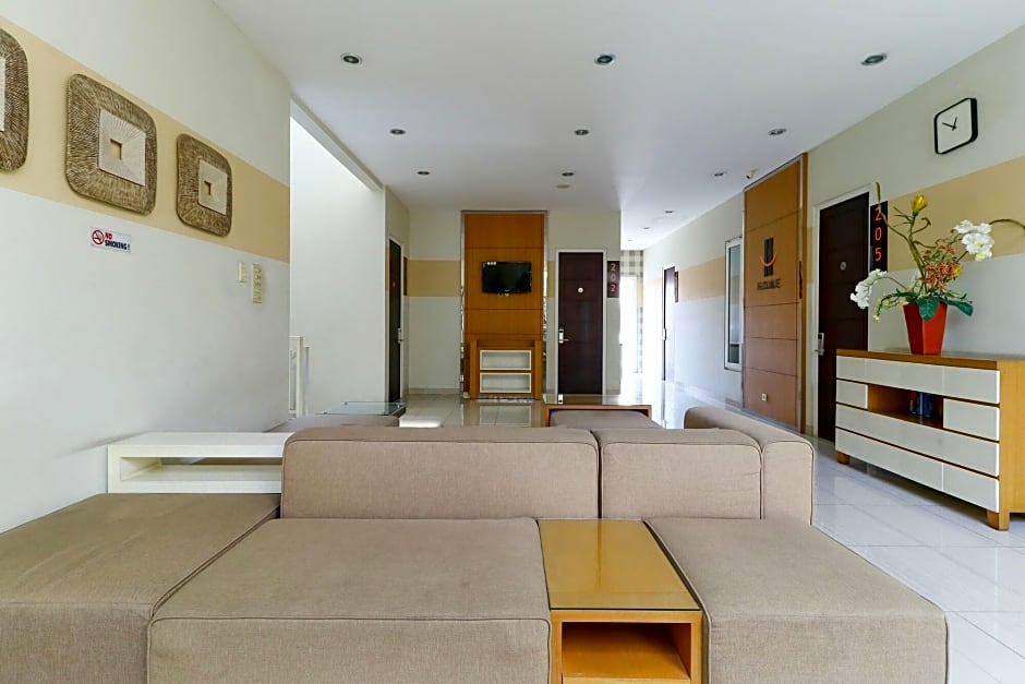 HOME Guesthouse by ZUZU