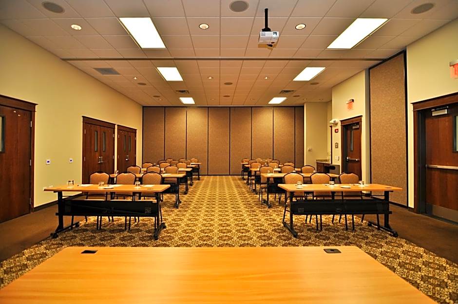 Montcler Hotel & Conference Center, Trademark by Wyndham