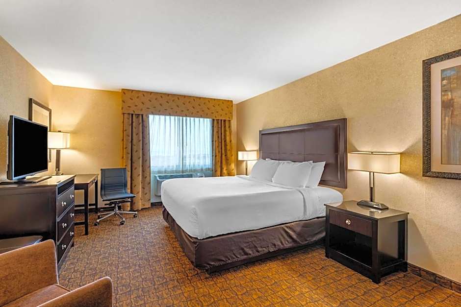 Lloyd Hotel Astoria Bayfront, an Ascend Collection Hotel