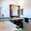 Casa Zarah - Hacienda Family Home - Pool and 2-Block to Beach